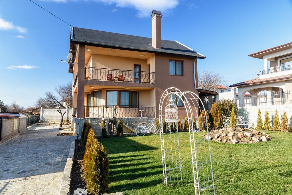 Villa Maja Варна Екстериор снимка